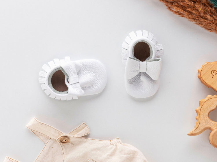 Weiße Baby-Maya-Schleife-Schuhe